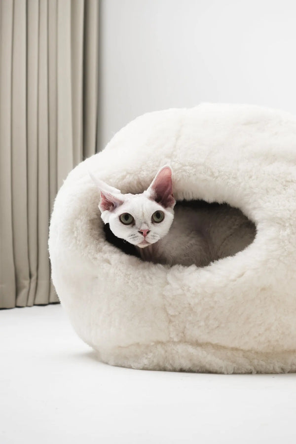 Nest Natural Sheepskin Pet Bed - White-0